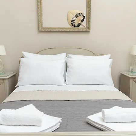 πλήρως ανακαινισμένη μονοκατοικία. *