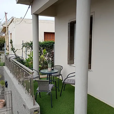 πλήρως ανακαινισμένη μονοκατοικία. * Chania (Crete)