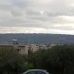 πλήρως ανακαινισμένη μονοκατοικία.
