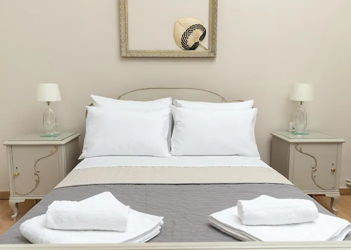 πλήρως ανακαινισμένη μονοκατοικία. *