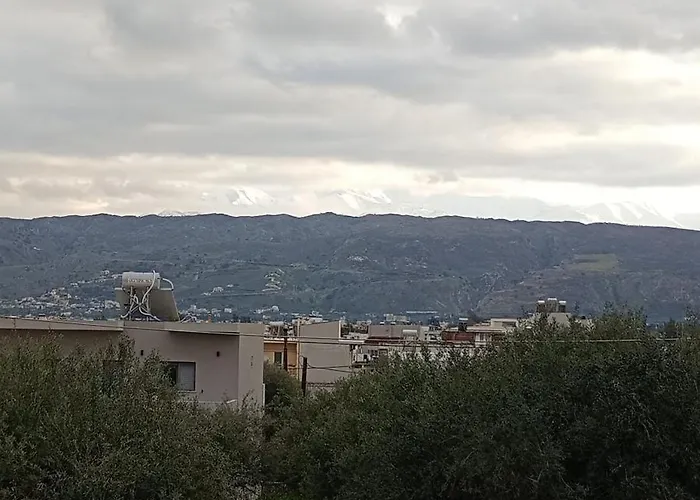 πλήρως ανακαινισμένη μονοκατοικία.