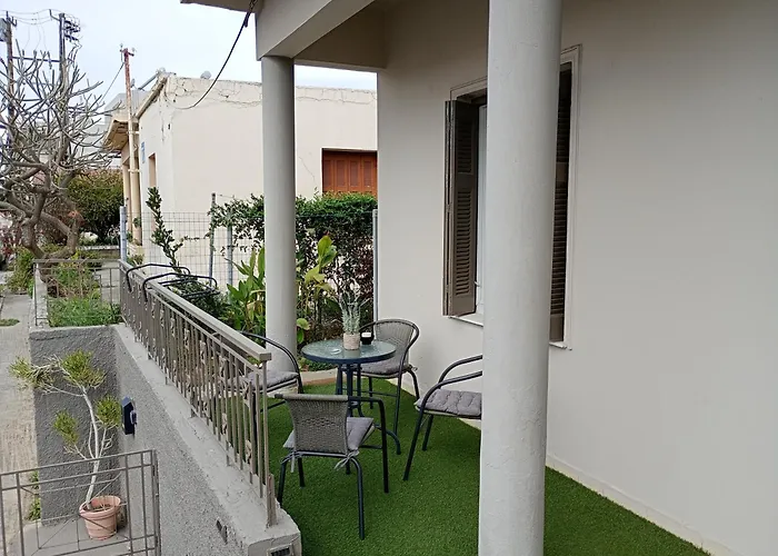 πλήρως ανακαινισμένη μονοκατοικία. * Chania (Crete)